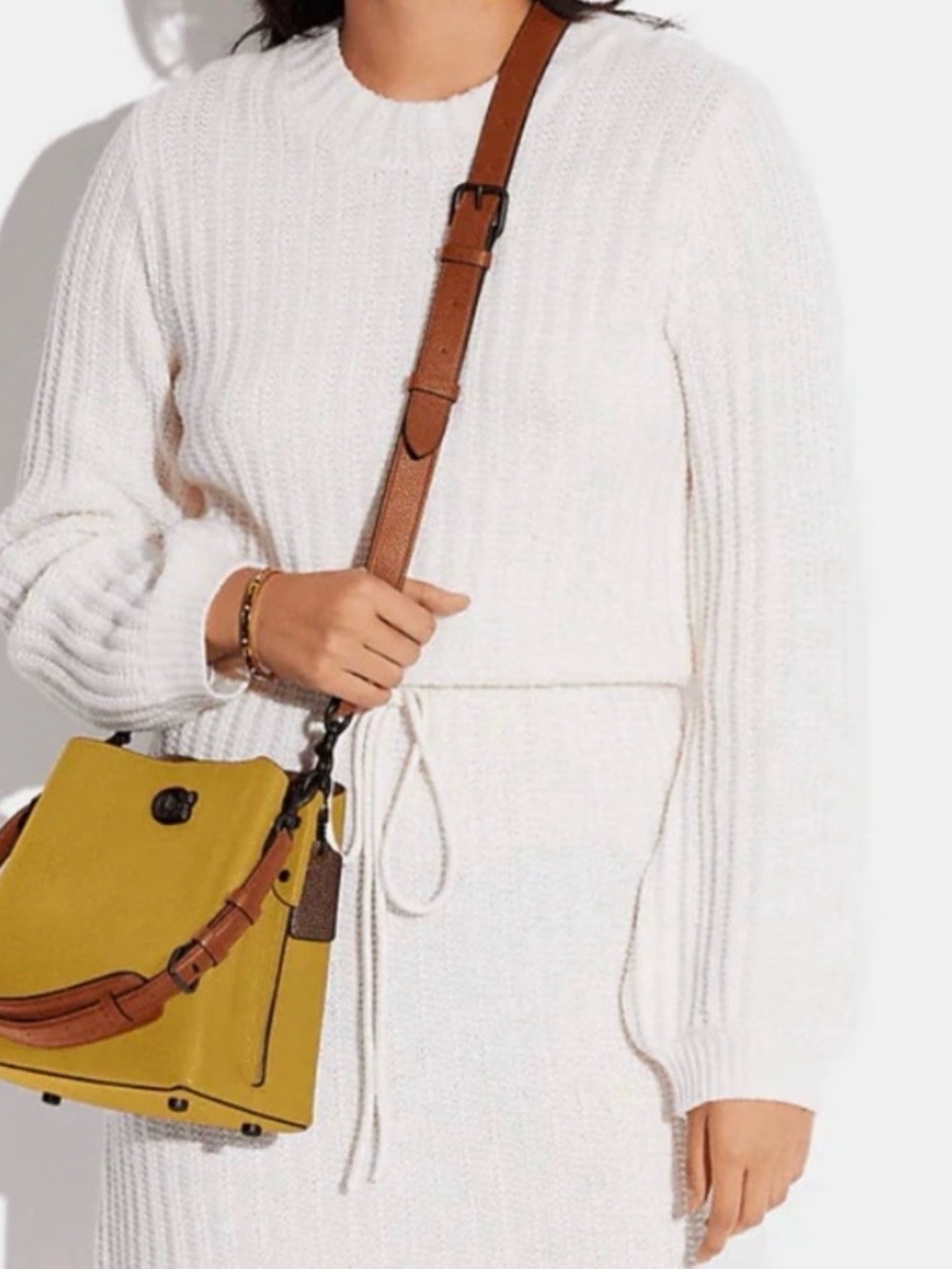 Coach Willow Bucket Bucket Bag in Mustard Yellow - Picture 2 of 9